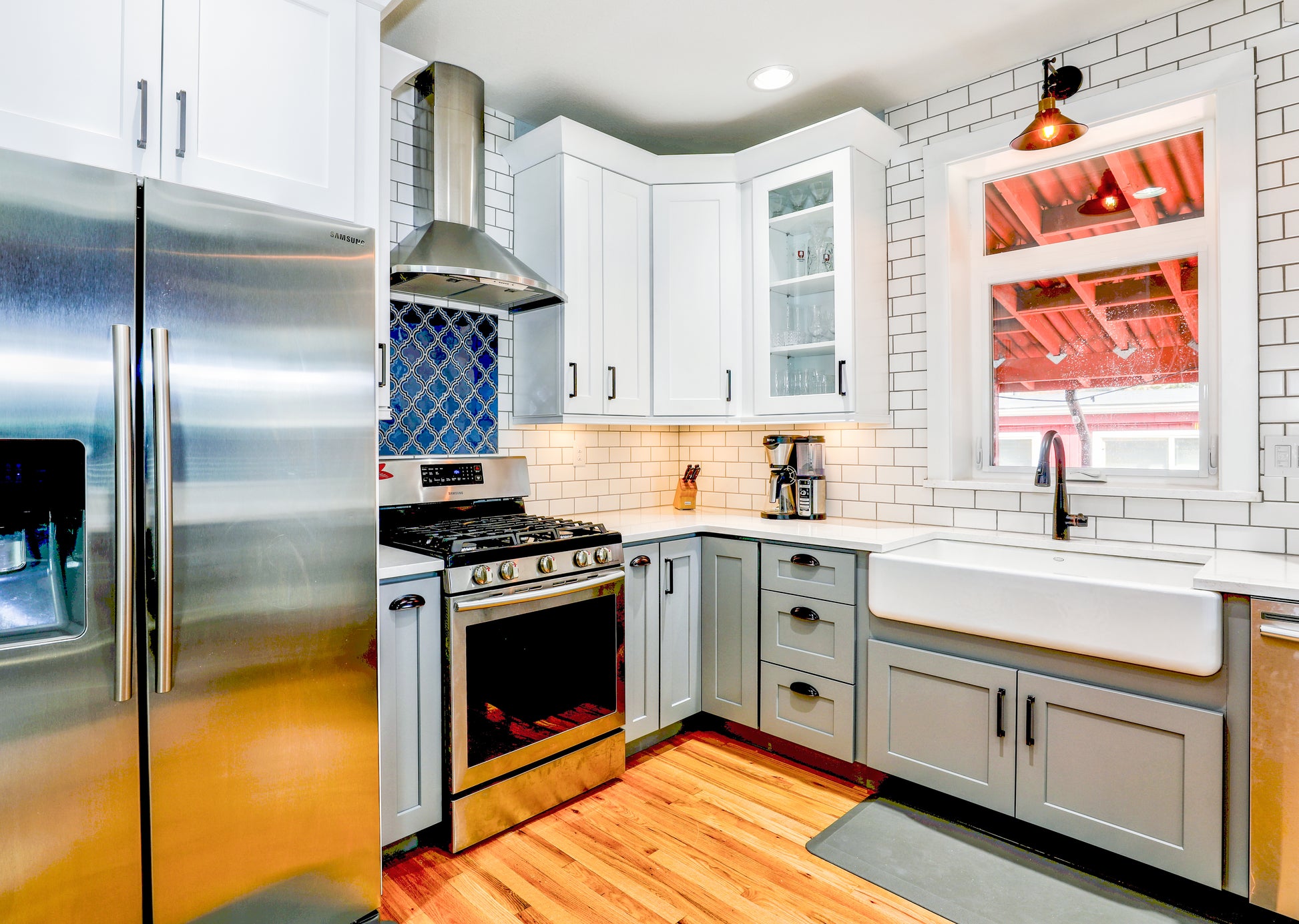 Clean Modern Kitchen 